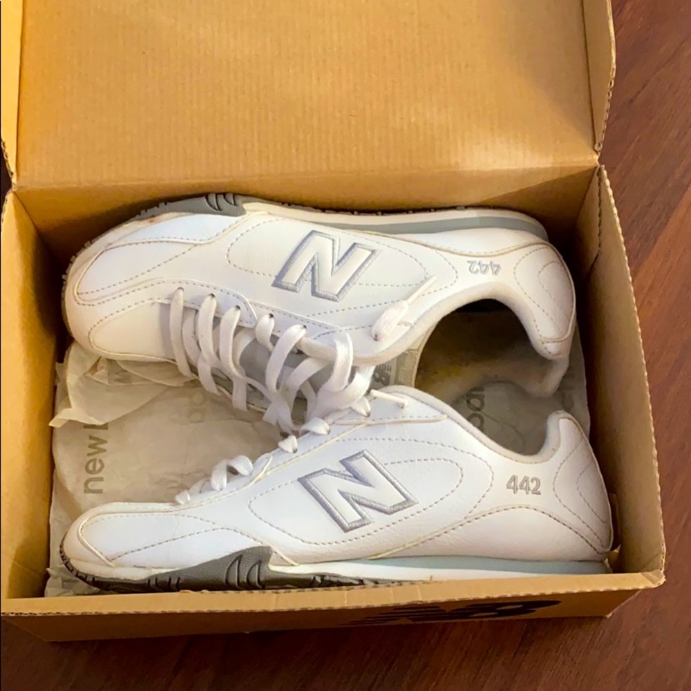 Ladies new balance 442
